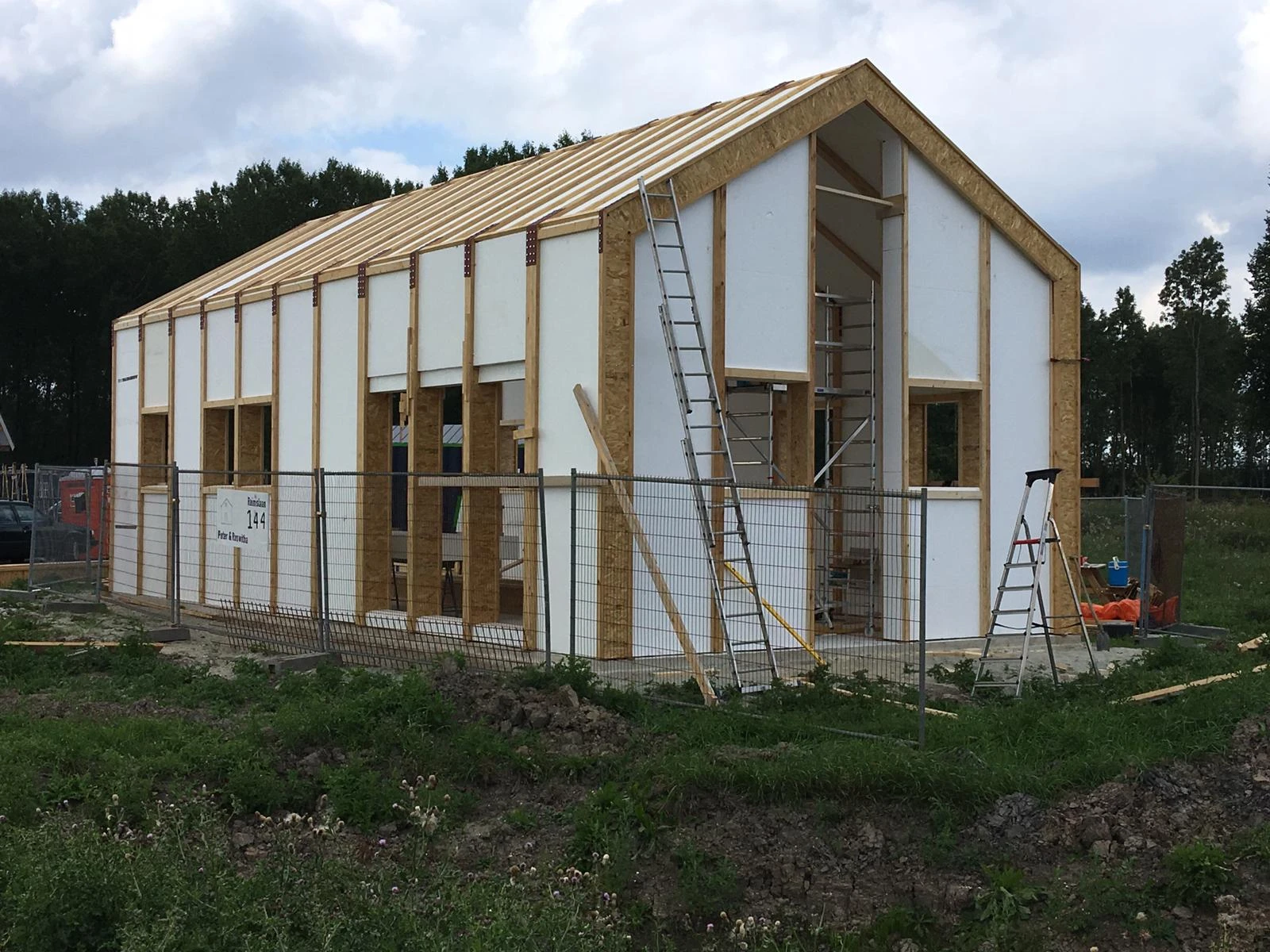 Duurzaam huis gebouwd met tempex panelen.