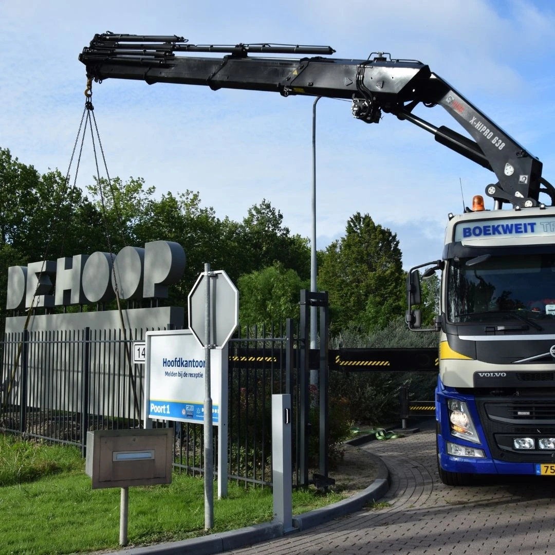 Plaatsen van BEHOOP geschreven in letters die boven op een blok staan.